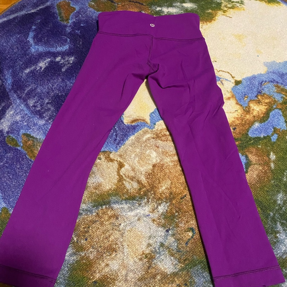 Lululemon 3/4 leggings purple size 4